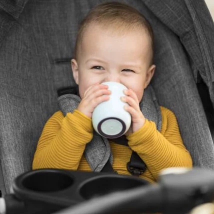 Bandeja para snacks coches Stokke - Imagen 6